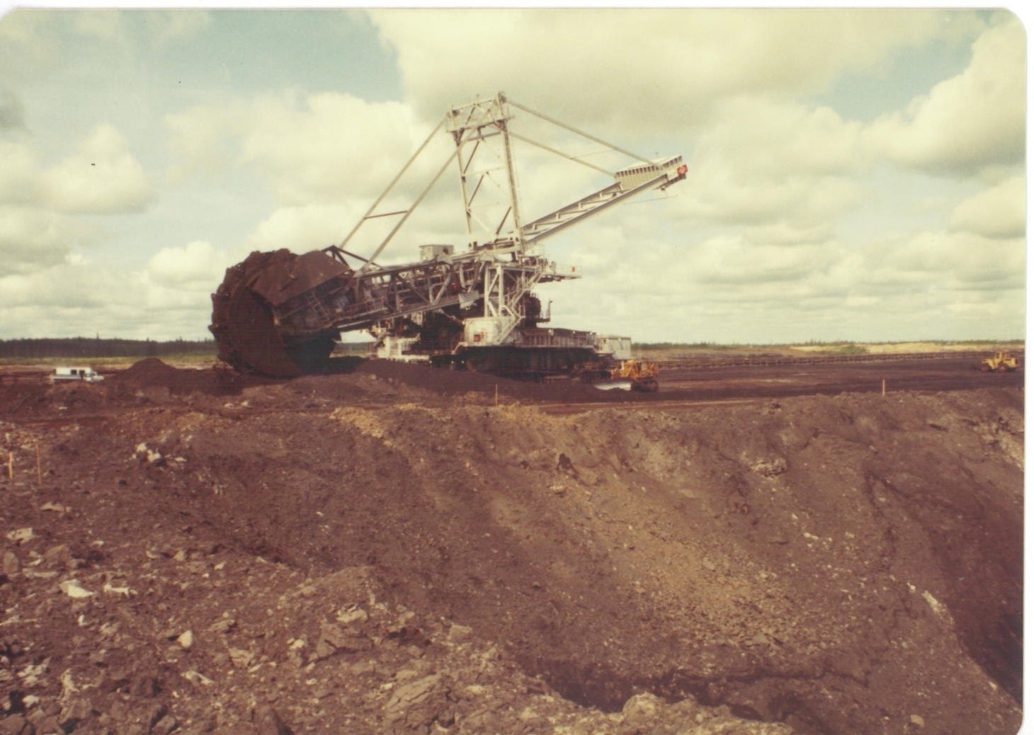 Marion 8050 dragline excavator Athabasca oil sands Fort McMurray Alberta 1980