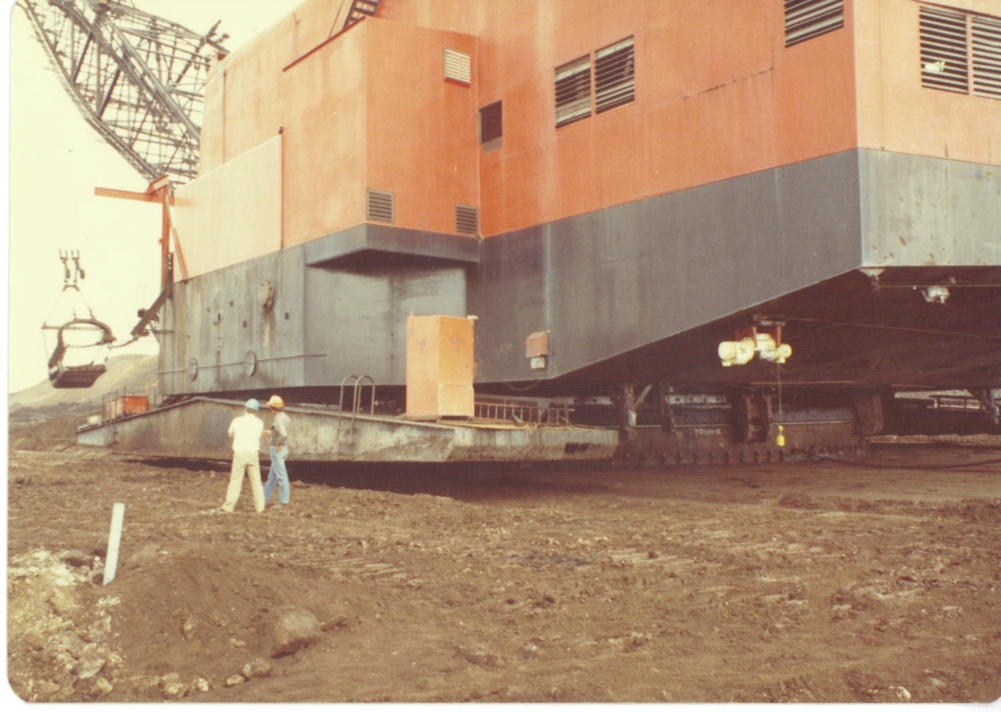 Walking dragline excavator pontoon shoes base plate Athabasca oil sands Alberta 1980